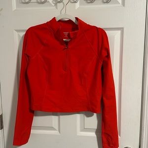 Red, powersoft crop long sleeve